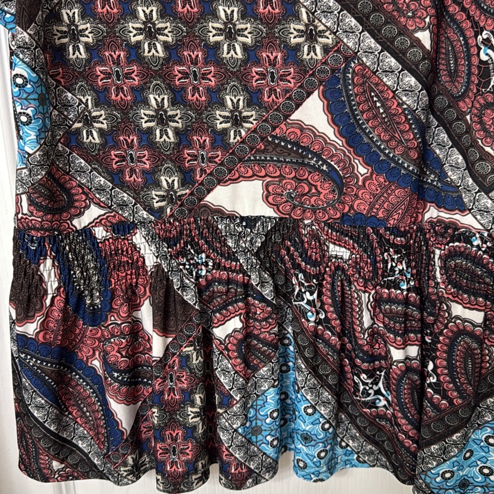 Michael F. cold shoulder paisley top size M - Picture 5 of 7